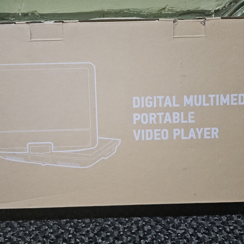 DBPOWER Portable DVD player - Picture 2 of 4